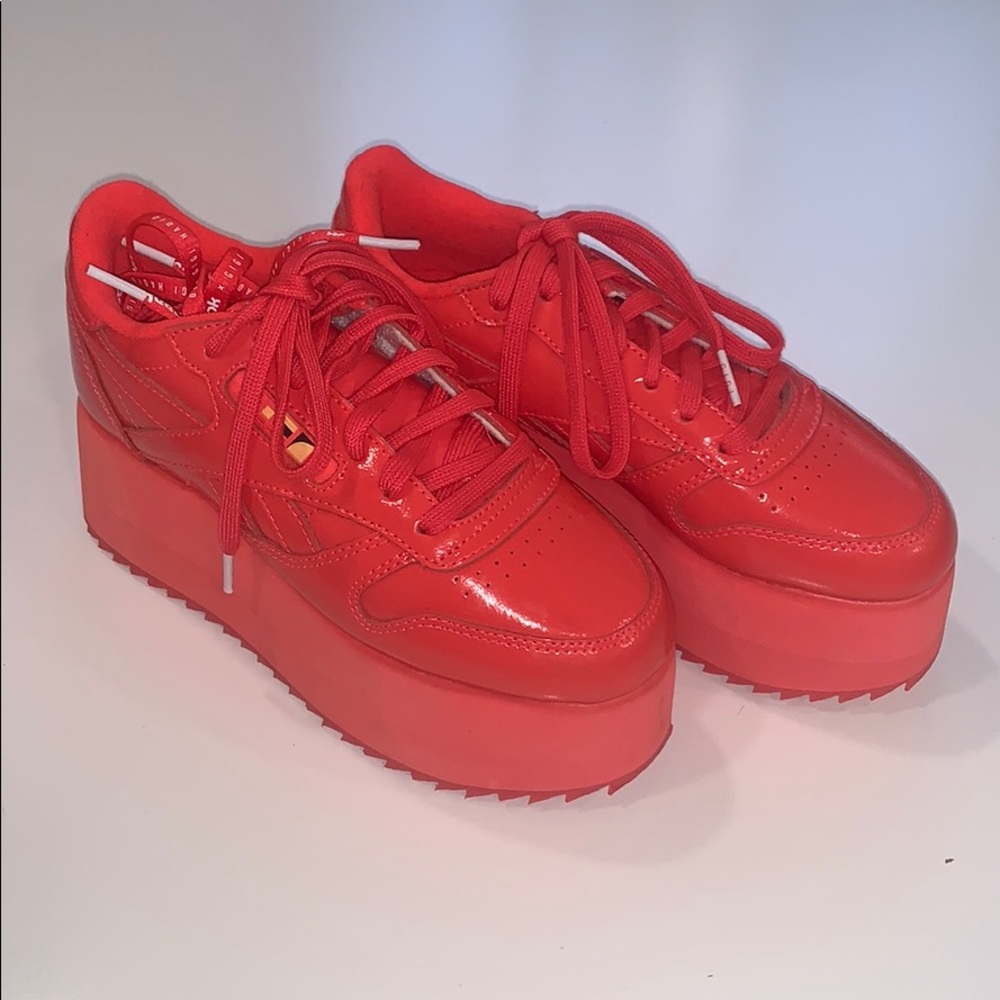 *MAKE AN OFFER* Reebok Classic x Gigi Hadid Neon